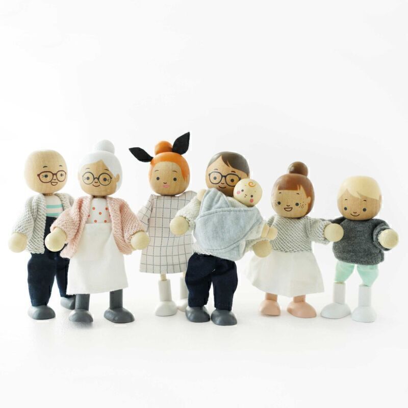 Le Toy Van Wooden Doll's House Family