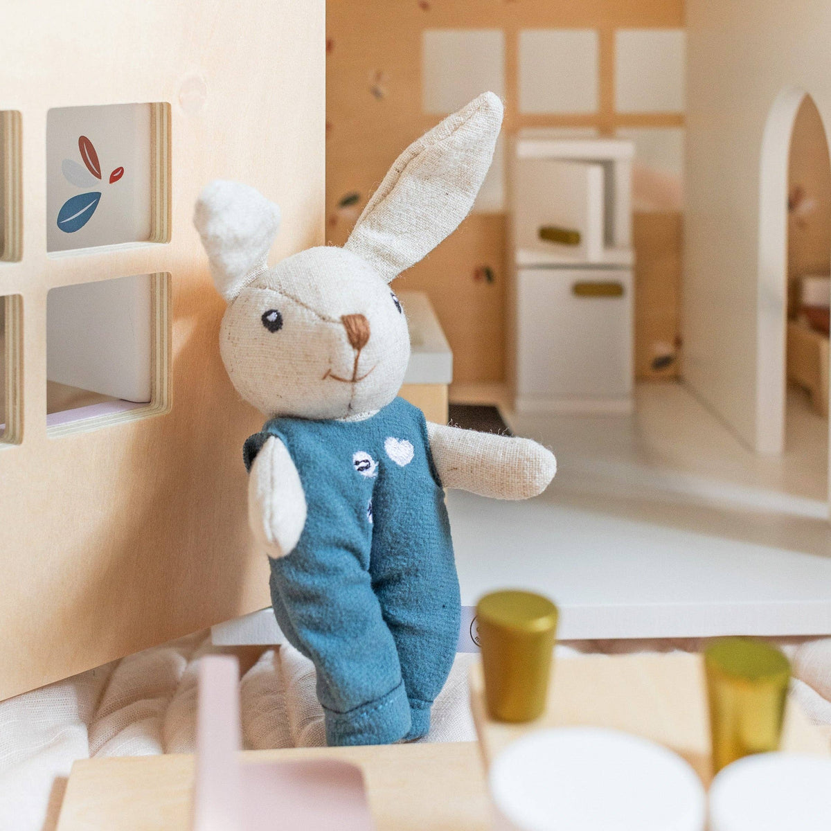 Speedy Monkey Doll House Kitchen +  1 Character