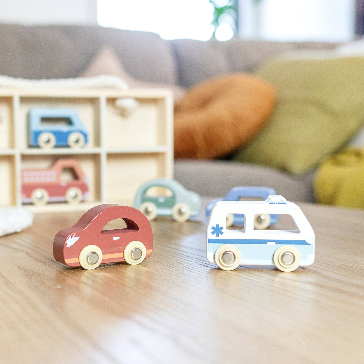 Speedy Monkey Car display case with 6 vehicles