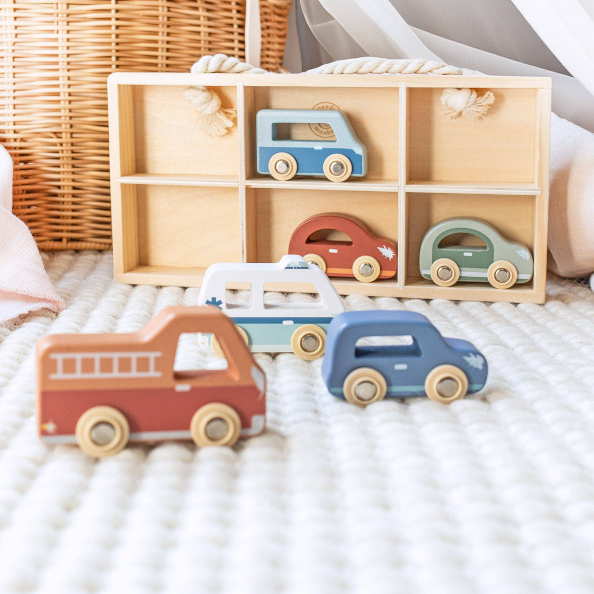 Speedy Monkey Car display case with 6 vehicles