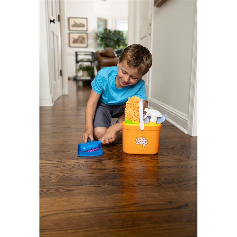 Fat Brain Toys Pretendables Cleaning Set