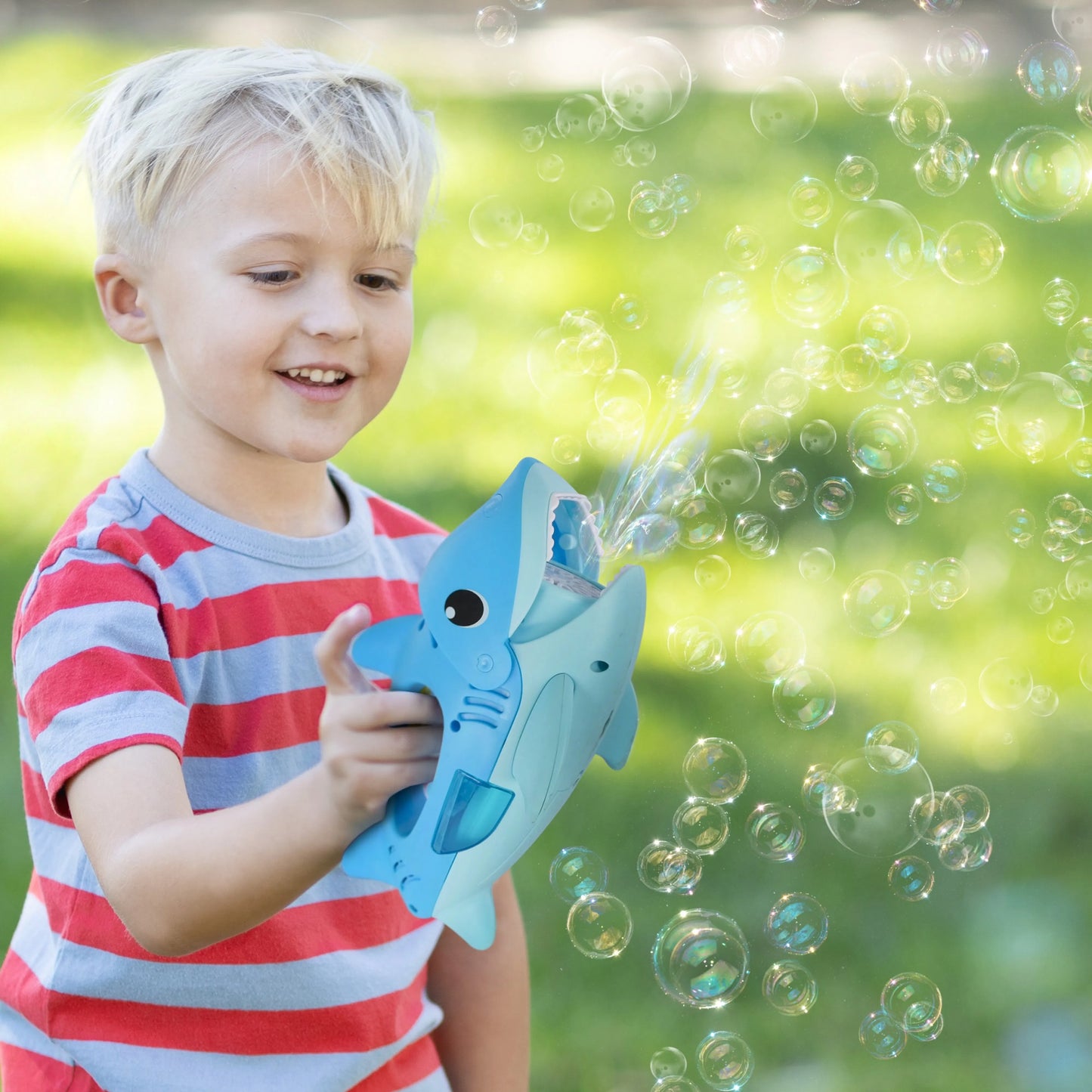 Maxx Bubbles Handheld Shark Bubbler