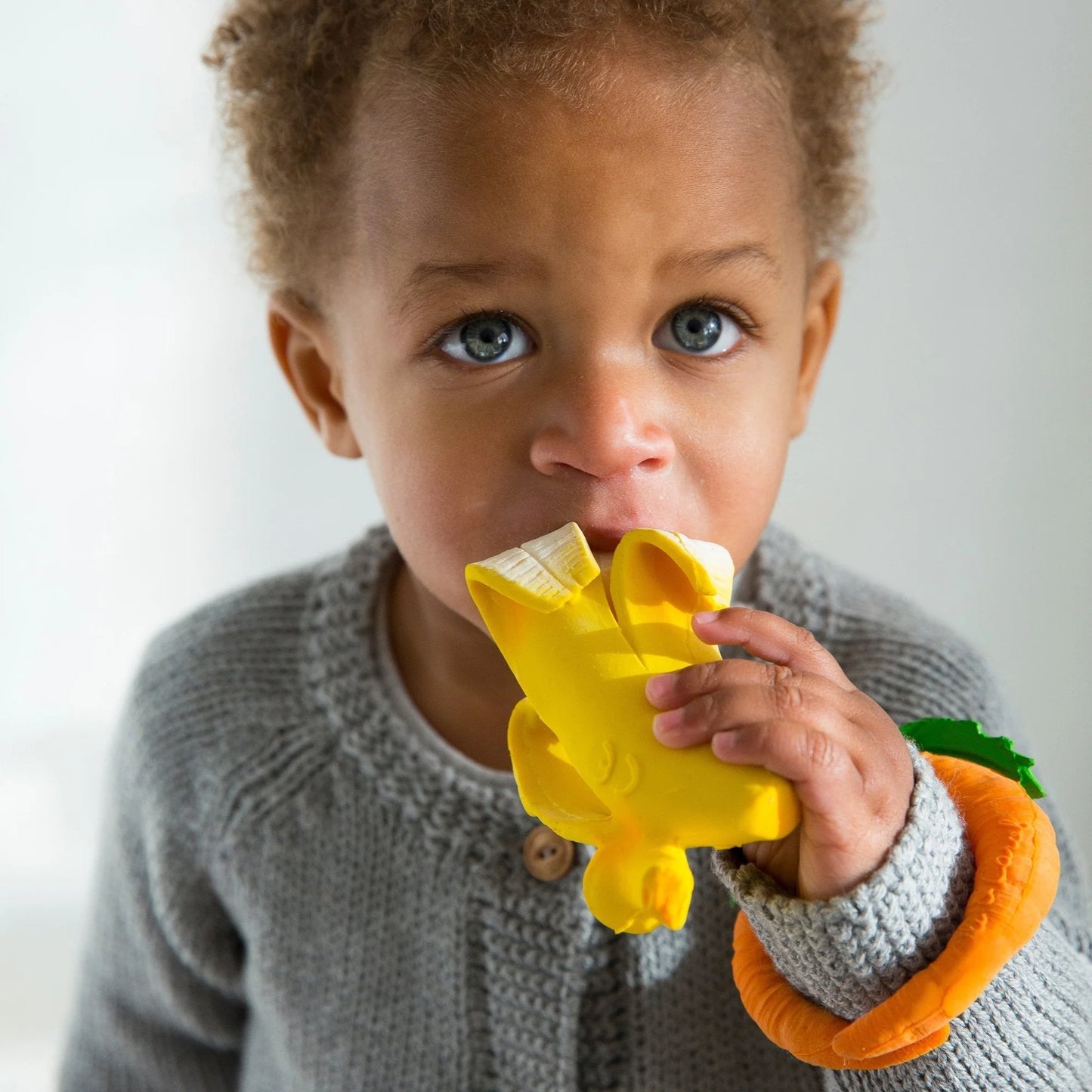 Oli & Carol Teether Ana Banana