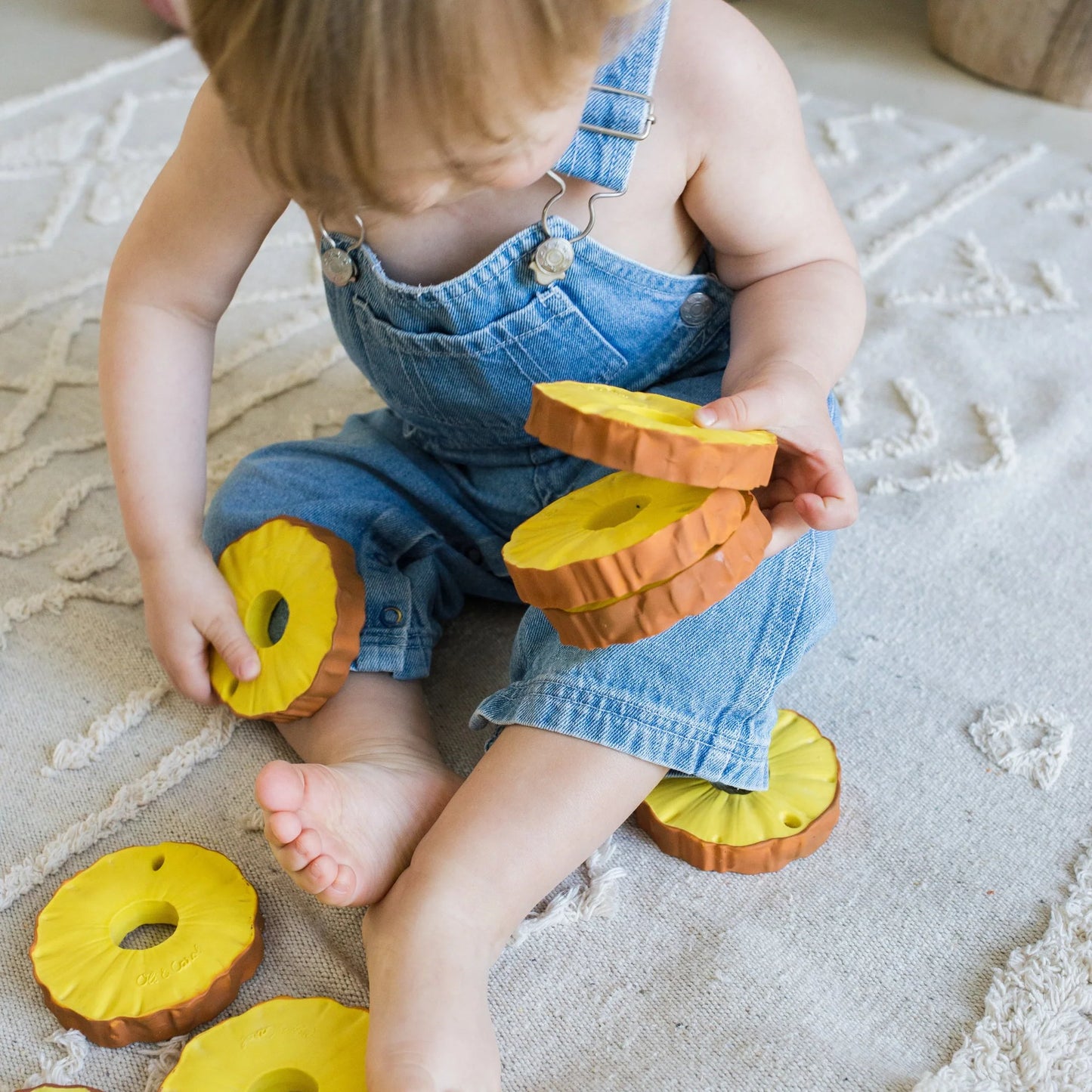 Oli & Carol Teether Ananas the Pineapple