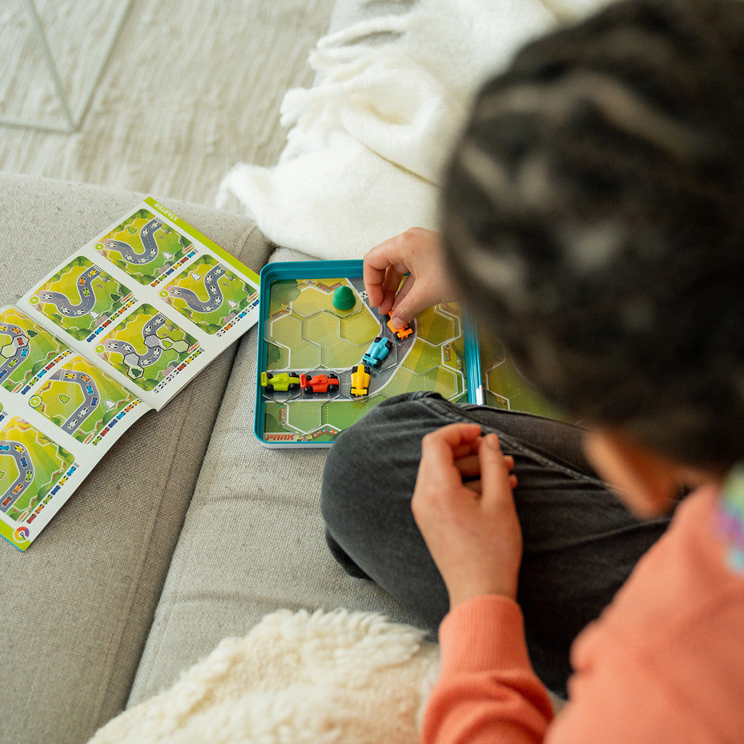 Smart Games Magnetic Tin Box Pole Position