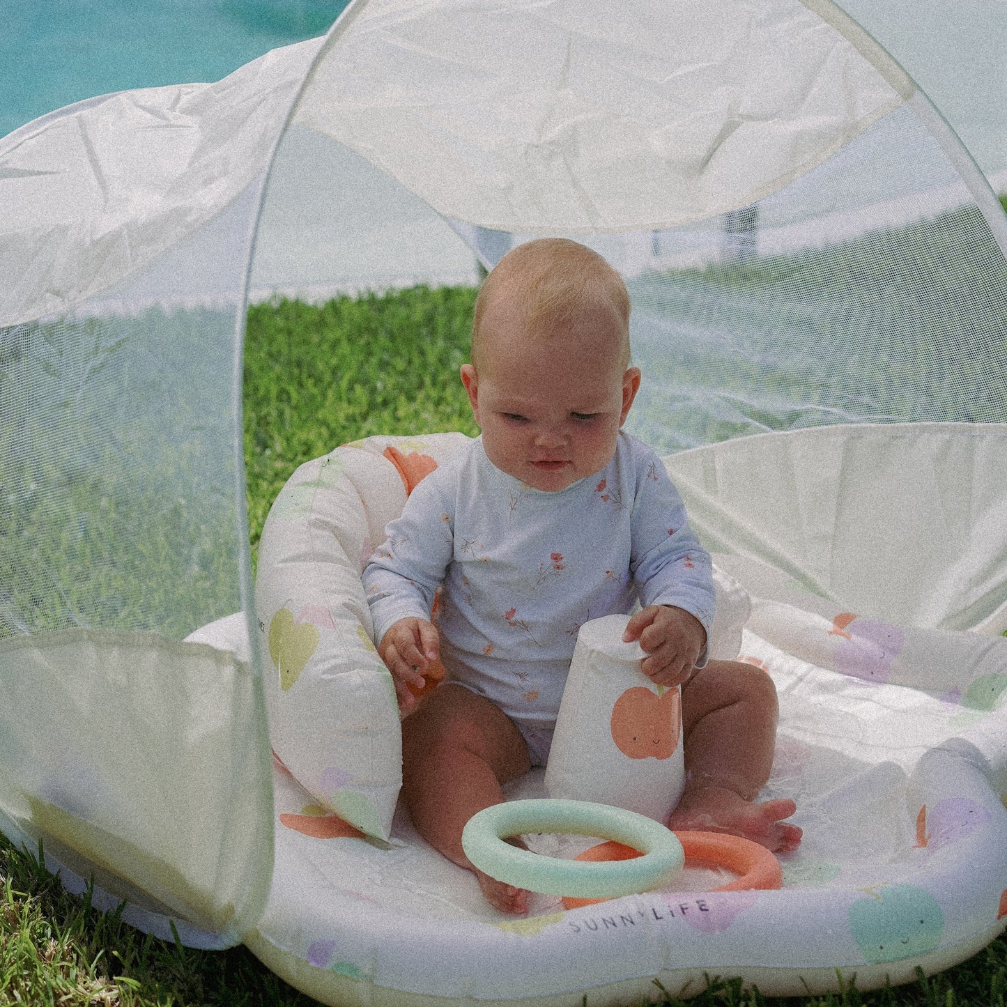 SUNNYLiFE Baby Playmat with Shade Apple Sorbet