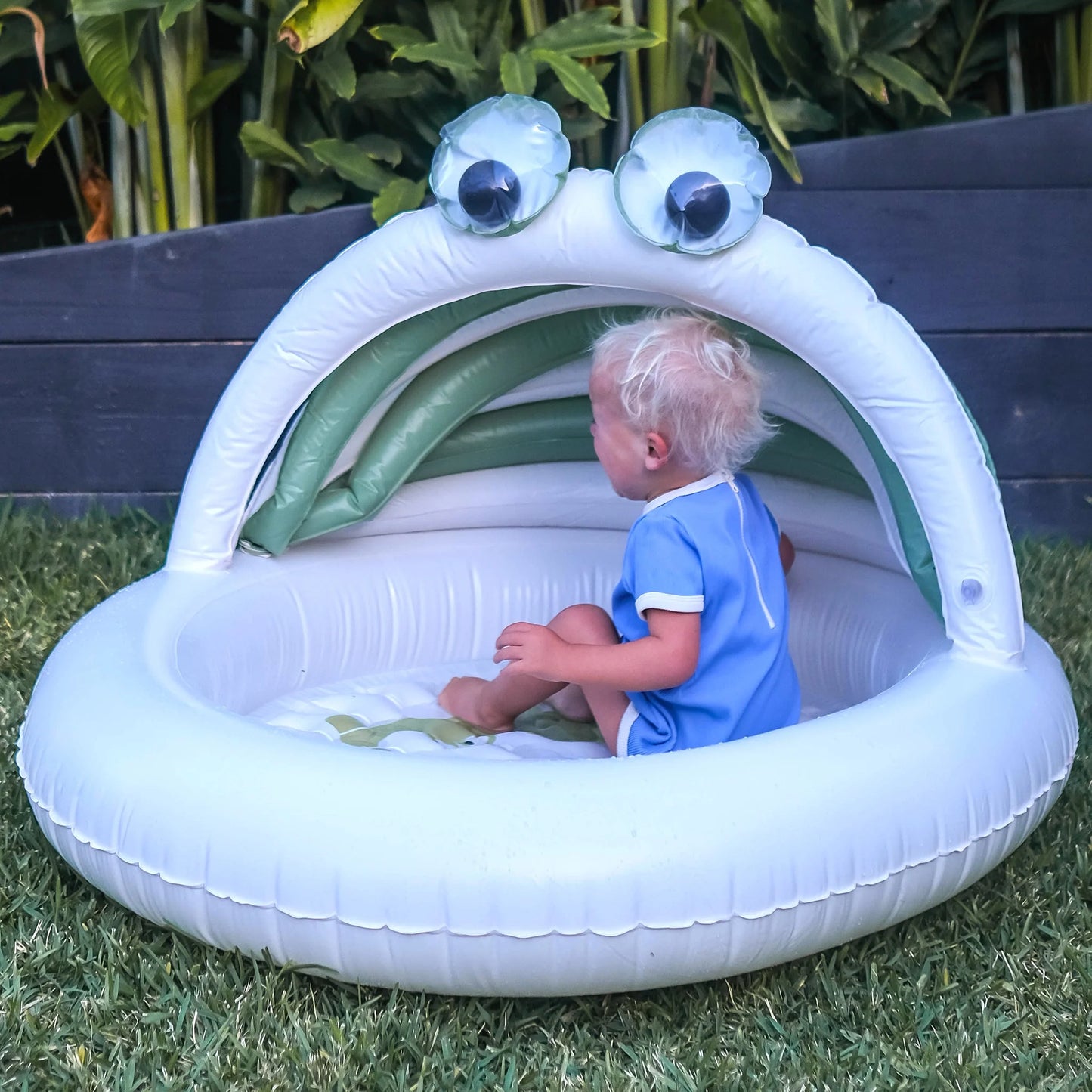 SUNNYLiFE Kids Inflatable Pool Cookie the Croc