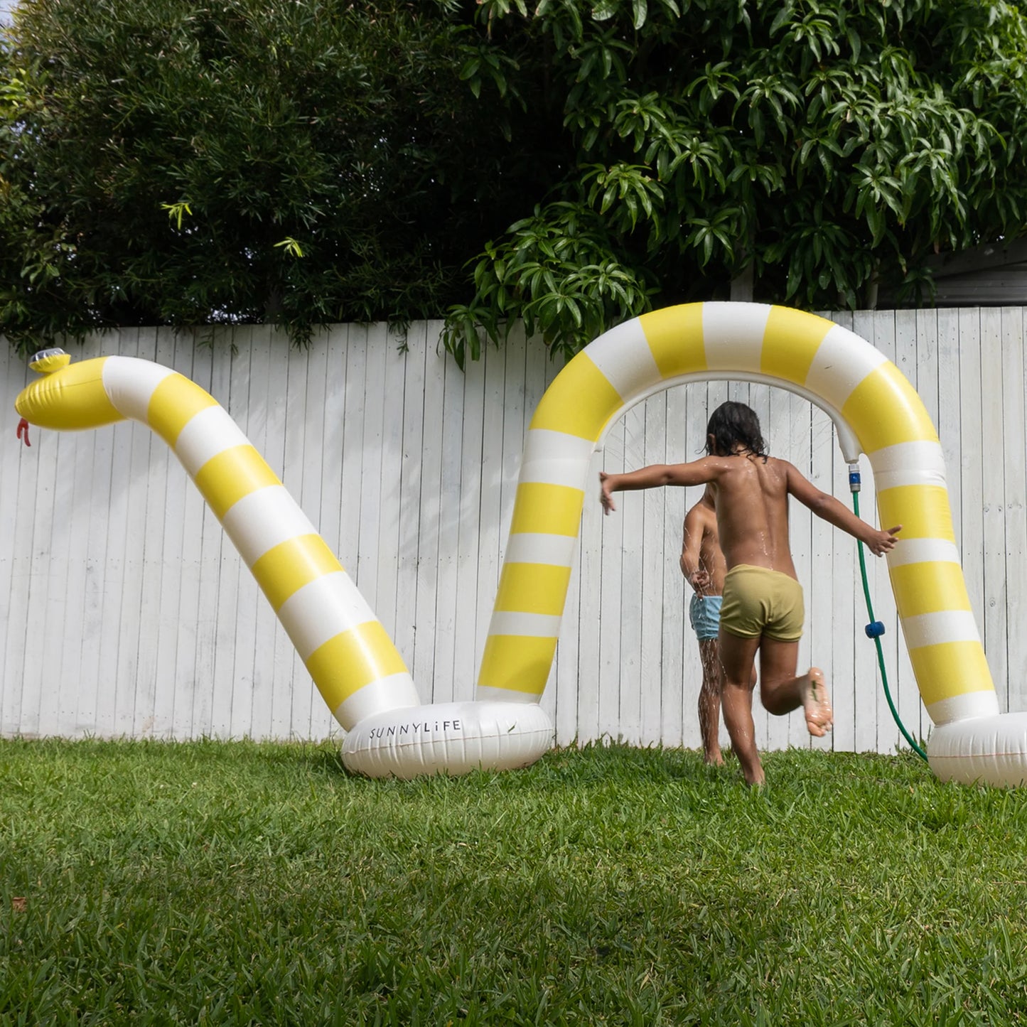 SUNNYLiFE Snake Giant Sprinkler Into The Wild